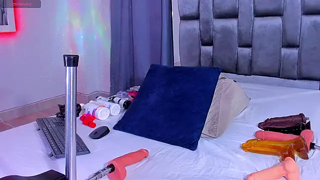 Snapshot of sarayhorny69 chatting on 12/30/24, 03:58 sarayhorny69 online show from 12/30/24, 03:58