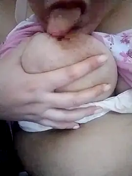 Snapshot of carmelasexy chatting on 10/13/25, 09:48 carmelasexy online show from 10/13/25, 09:48