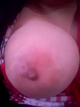 Snapshot of carmelasexy chatting on 10/21/25, 03:35 carmelasexy online show from 10/21/25, 03:35