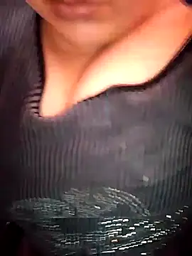 Snapshot of carmelasexy chatting on 11/18/25, 02:21 carmelasexy online show from 11/18/25, 02:21