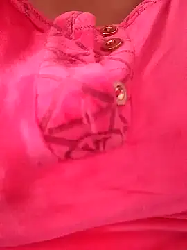 Snapshot of carmelasexy chatting on 12/17/25, 12:44 carmelasexy online show from 12/17/25, 12:44