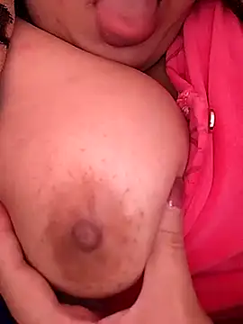 Snapshot of carmelasexy chatting on 12/18/25, 01:06 carmelasexy online show from 12/18/25, 01:06