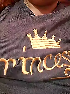 Snapshot of carmelasexy chatting on 12/20/25, 10:22 carmelasexy online show from 12/20/25, 10:22