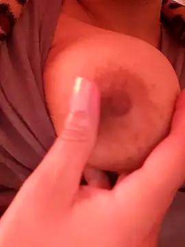 Snapshot of carmelasexy chatting on 01/13/26, 01:05 carmelasexy online show from 01/13/26, 01:05