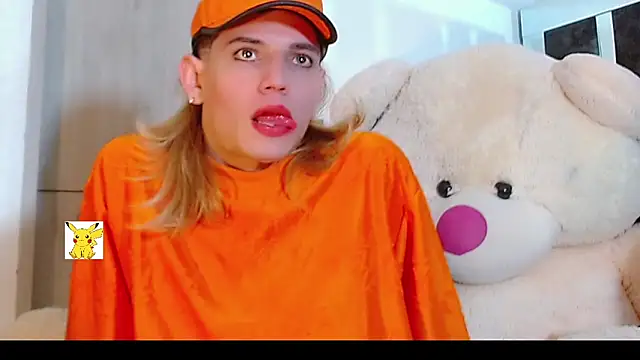 Snapshot of honey_skin chatting on 02/06/25, 03:27 honey skin online show from 02/06/25, 03:27