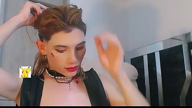 Snapshot of honey_skin chatting on 02/21/25, 11:11 honey skin online show from 02/21/25, 11:11