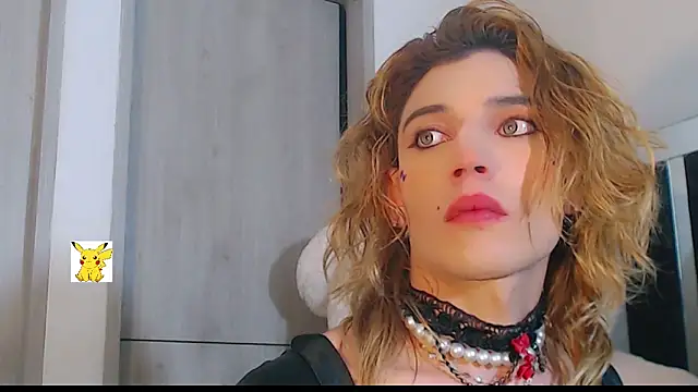 Snapshot of honey_skin chatting on 02/21/25, 02:16 honey skin online show from 02/21/25, 02:16