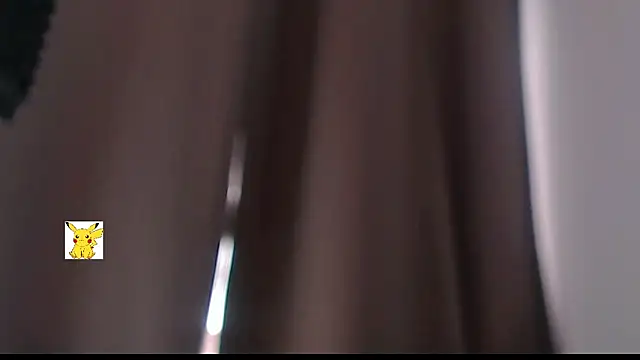 Snapshot of honey_skin chatting on 02/23/25, 01:21 honey skin online show from 02/23/25, 01:21