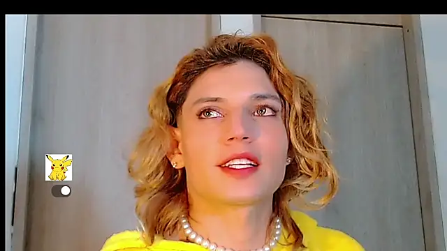 Snapshot of honey_skin chatting on 03/07/25, 10:56 honey skin online show from 03/07/25, 10:56