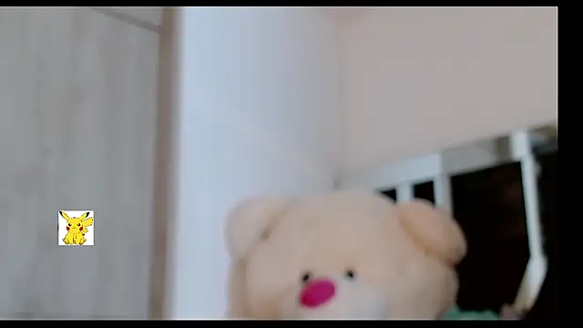 Snapshot of honey_skin chatting on 03/15/25, 10:13 honey skin online show from 03/15/25, 10:13