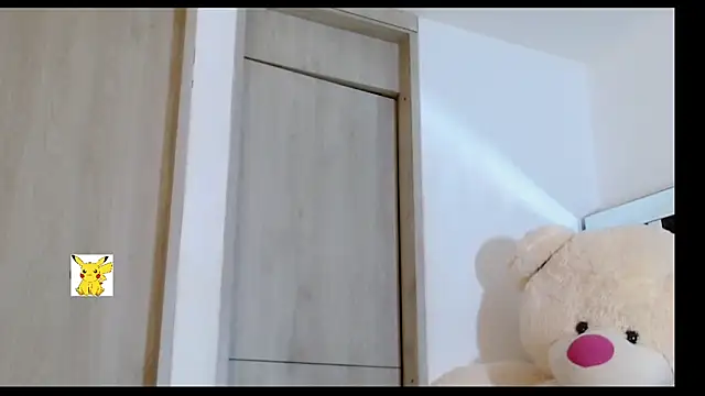 Snapshot of honey_skin chatting on 03/22/25, 06:03 honey skin online show from 03/22/25, 06:03