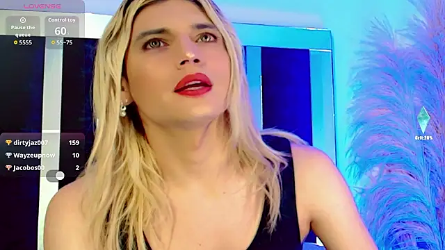 Snapshot of honey_skin chatting on 02/08/26, 11:08 honey skin online show from 02/08/26, 11:08