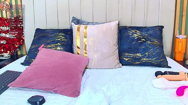 Snapshot of katlyn_martins chatting on 02/16/25, 04:53 katlyn martins online show from 02/16/25, 04:53