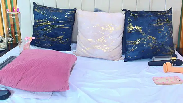 Snapshot of katlyn_martins chatting on 02/20/25, 10:15 katlyn martins online show from 02/20/25, 10:15