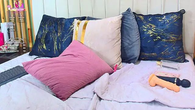 Snapshot of katlyn_martins chatting on 02/25/25, 01:09 katlyn martins online show from 02/25/25, 01:09