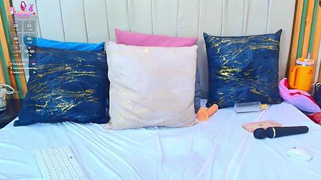 Snapshot of katlyn_martins chatting on 03/09/25, 01:04 katlyn martins online show from 03/09/25, 01:04