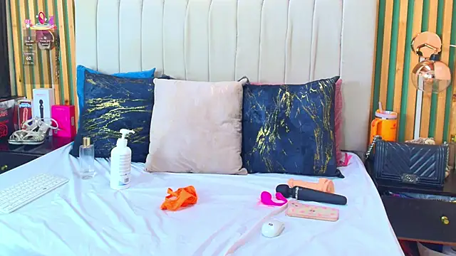 Snapshot of katlyn_martins chatting on 03/13/25, 07:17 katlyn martins online show from 03/13/25, 07:17