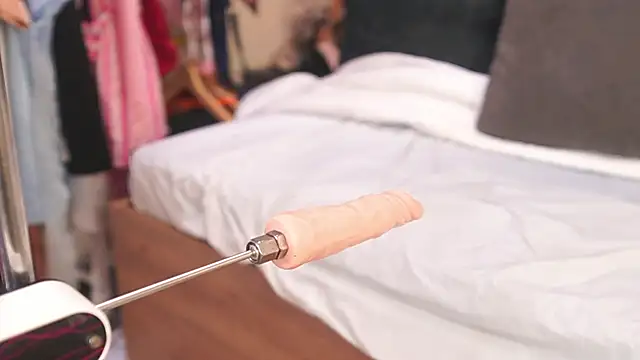 Snapshot of katlyn_martins chatting on 10/12/25, 01:54 katlyn martins online show from 10/12/25, 01:54