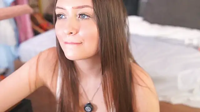 Snapshot of katlyn_martins chatting on 10/25/25, 08:03 katlyn martins online show from 10/25/25, 08:03