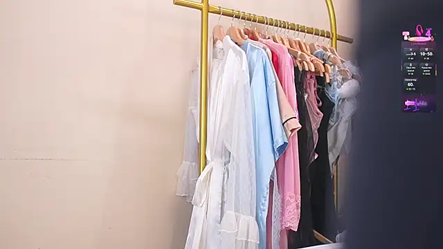 Snapshot of katlyn_martins chatting on 11/10/25, 06:40 katlyn martins online show from 11/10/25, 06:40