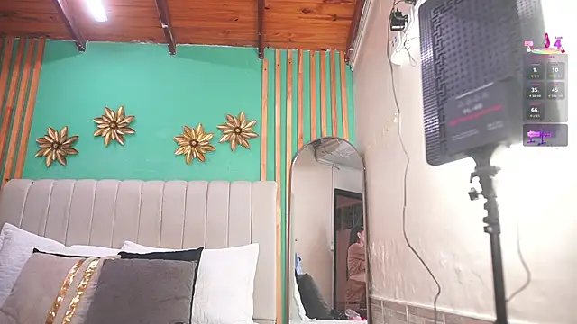 Snapshot of katlyn_martins chatting on 12/01/25, 07:41 katlyn martins online show from 12/01/25, 07:41