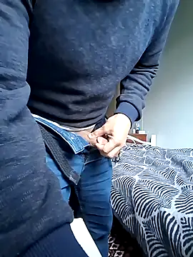 Snapshot of forfuntr chatting on 12/21/24, 07:03 forfuntr online show from 12/21/24, 07:03