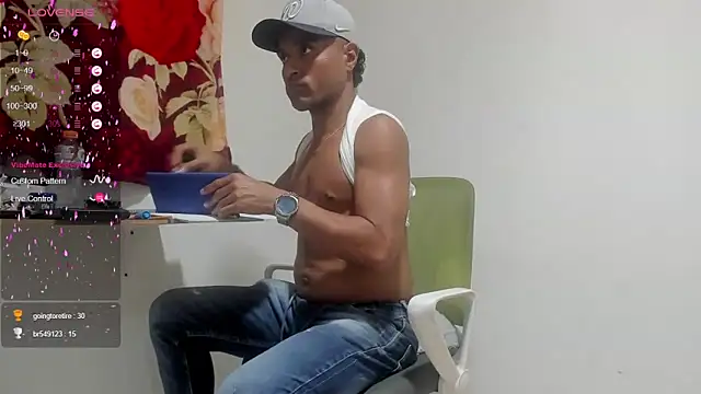 Snapshot of maik__alen chatting on 06/18/26, 01:06 maik alen online show from 06/18/26, 01:06