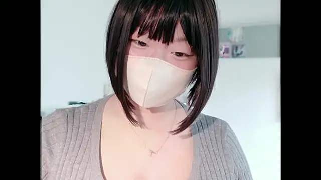 Snapshot of xxxYUKARIxxx chatting on 03/11/25, 12:00 xxxYUKARIxxx online show from 03/11/25, 12:00