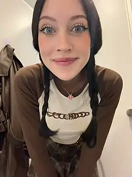 Melissa crazy online show from 05/04/26, 04:36
