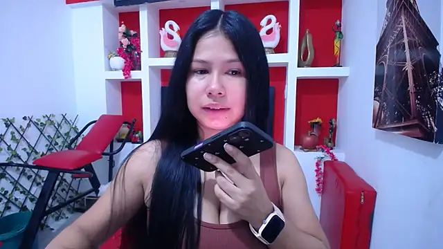 Letty Plugxo online show from 11/19/25, 12:16