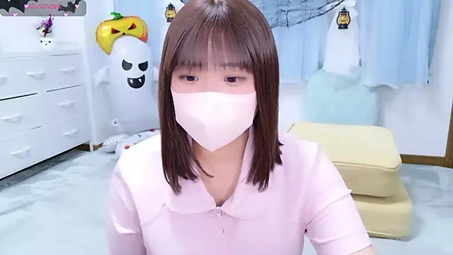 Snapshot of _mirai0917 chatting on 10/25/25, 11:07 mirai0917 online show from 10/25/25, 11:07