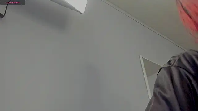 ScarletGV online show from 03/06/25, 05:24