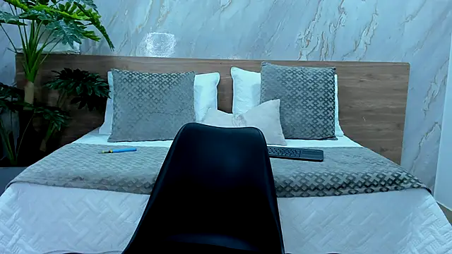 Snapshot of alice_greco chatting on 11/27/25, 03:41 alice greco online show from 11/27/25, 03:41