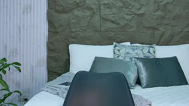 Snapshot of alice_greco chatting on 12/13/25, 07:53 alice greco online show from 12/13/25, 07:53