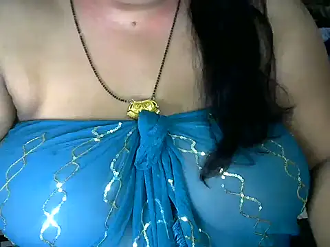 Snapshot of dramebaz_queen chatting on 11/21/25, 10:19 dramebaz queen online show from 11/21/25, 10:19