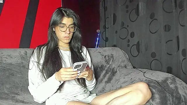 Snapshot of Chaminela_27 chatting on 02/15/25, 12:01 Chaminela 27 online show from 02/15/25, 12:01