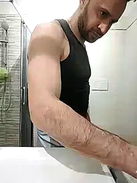 Snapshot of gilera250s chatting on 12/19/24, 11:35 gilera250s online show from 12/19/24, 11:35