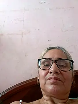  candi online show from 10/08/25, 03:20