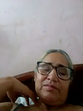  candi online show from 11/03/25, 01:23