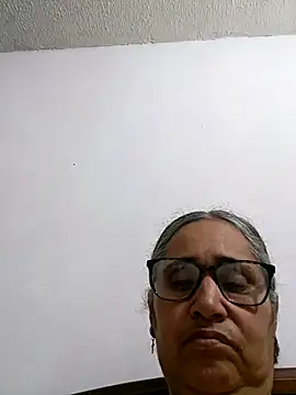 Snapshot of _candi chatting on 05/10/26, 01:33 candi online show from 05/10/26, 01:33