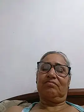 Snapshot of _candi chatting on 05/20/26, 12:28 candi online show from 05/20/26, 12:28