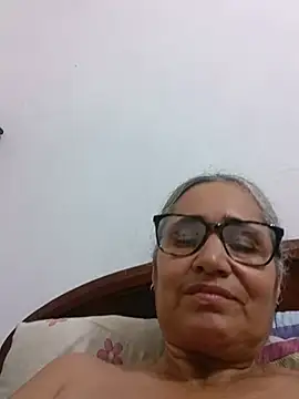 Snapshot of _candi chatting on 06/03/26, 12:08 candi online show from 06/03/26, 12:08