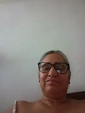 Snapshot of _candi chatting on 06/04/26, 11:27 candi online show from 06/04/26, 11:27