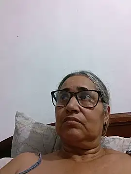 Snapshot of _candi chatting on 06/09/26, 12:44 candi online show from 06/09/26, 12:44