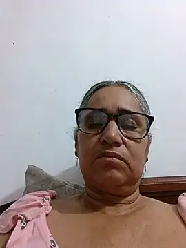 Snapshot of _candi chatting on 06/11/26, 11:08 candi online show from 06/11/26, 11:08