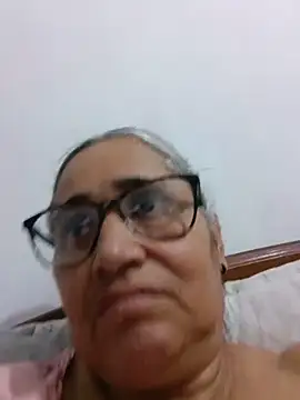Snapshot of _candi chatting on 06/11/26, 11:36 candi online show from 06/11/26, 11:36