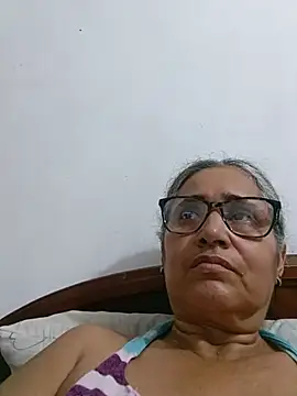 Snapshot of _candi chatting on 07/02/26, 11:44 candi online show from 07/02/26, 11:44