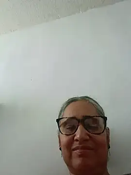 Snapshot of _candi chatting on 07/05/26, 12:45 candi online show from 07/05/26, 12:45