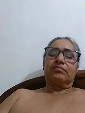 Snapshot of _candi chatting on 07/11/26, 12:24 candi online show from 07/11/26, 12:24
