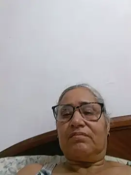 Snapshot of _candi chatting on 07/12/26, 01:18 candi online show from 07/12/26, 01:18